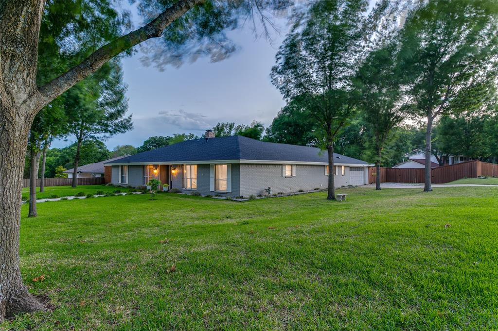1210 Oakwood Trail