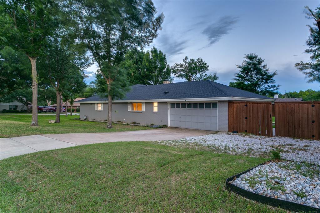 1210 Oakwood Trail