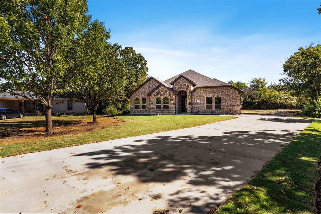1594 E Springcrest Circle