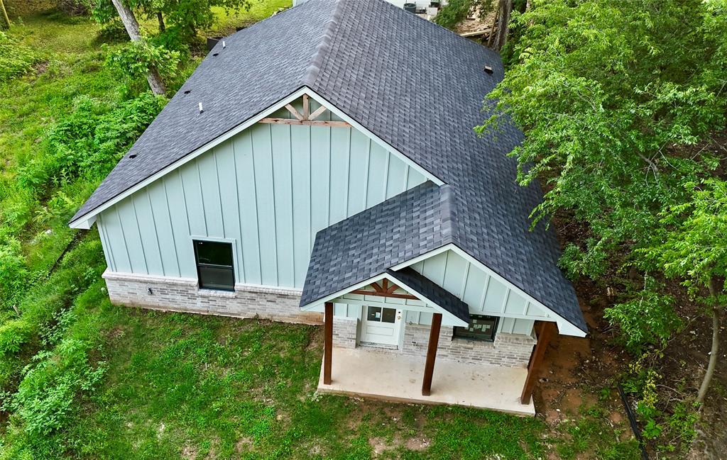 WHITTEN HILL BLOCK 407 LOT 18 - Residential