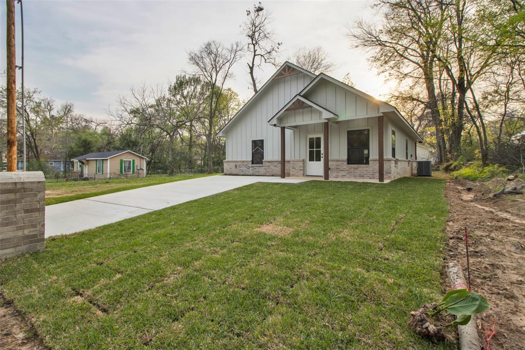 WHITTEN HILL BLOCK 407 LOT 18 - Residential