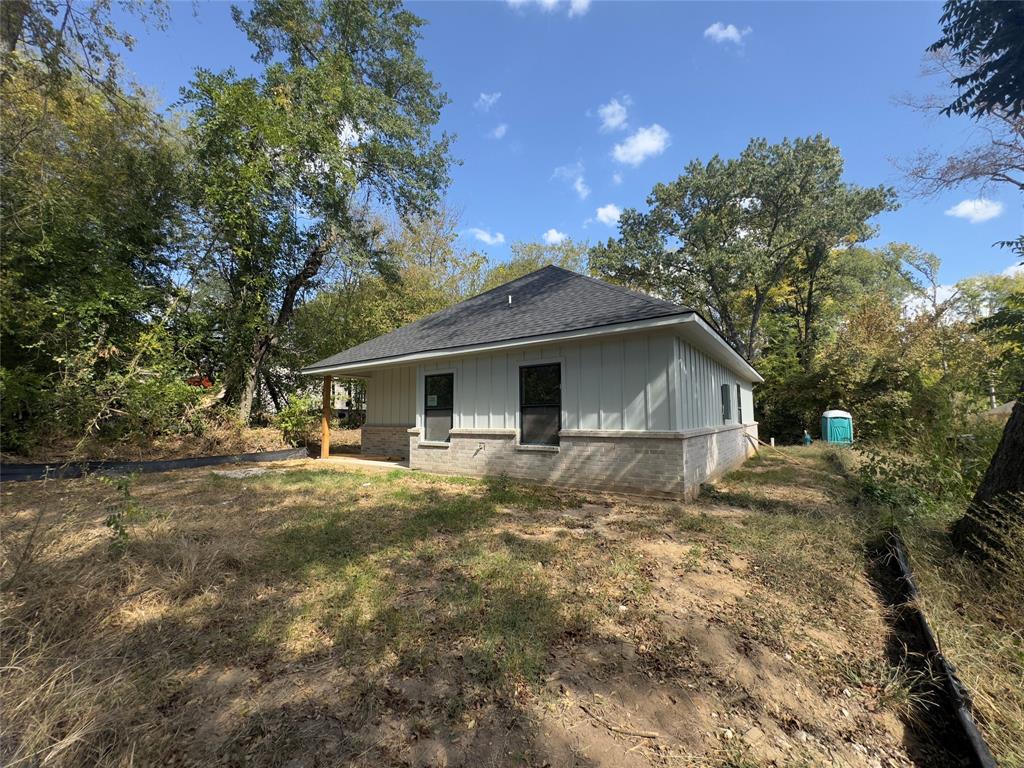 WHITTEN HILL BLOCK 407 LOT 18 - Residential