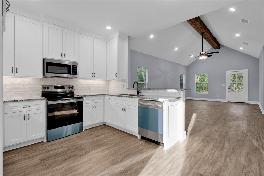 WHITTEN HILL BLOCK 407 LOT 18 - Residential