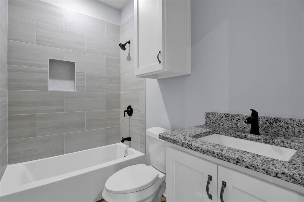 WHITTEN HILL BLOCK 407 LOT 18 - Residential