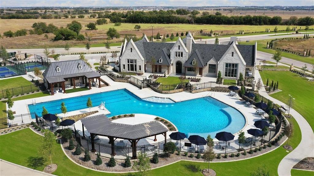 2821 Buckingham Lane