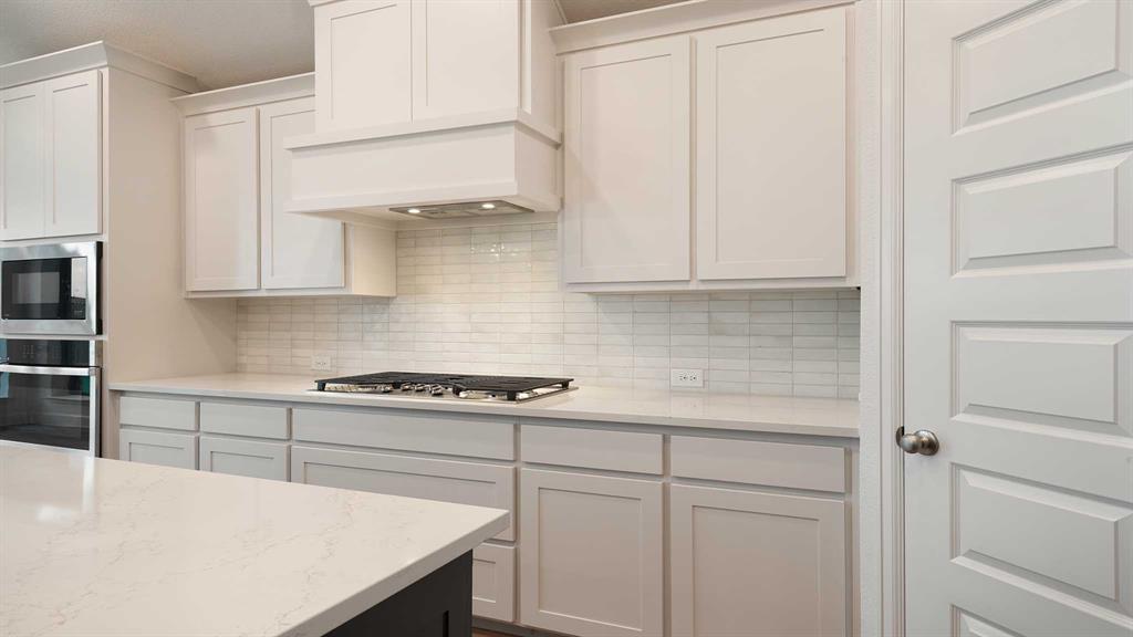 2821 Buckingham Lane