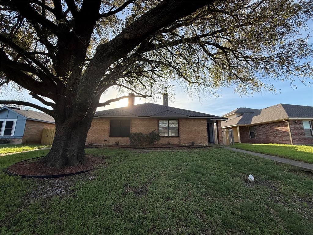 1433 N Bluegrove Road