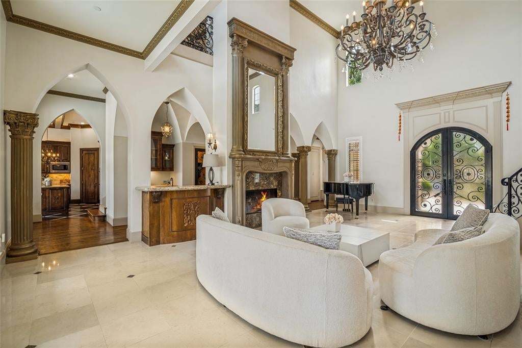 1634 Torrey Pines Lane