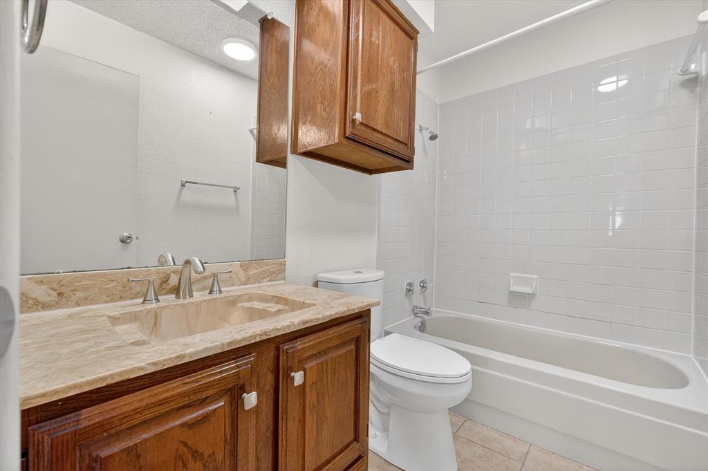 Cloisters Condo The - Residential