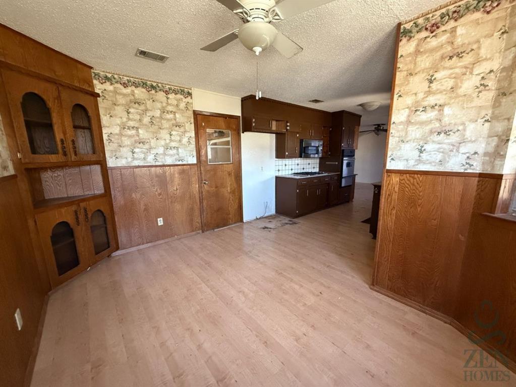 704 Meadowlark Circle