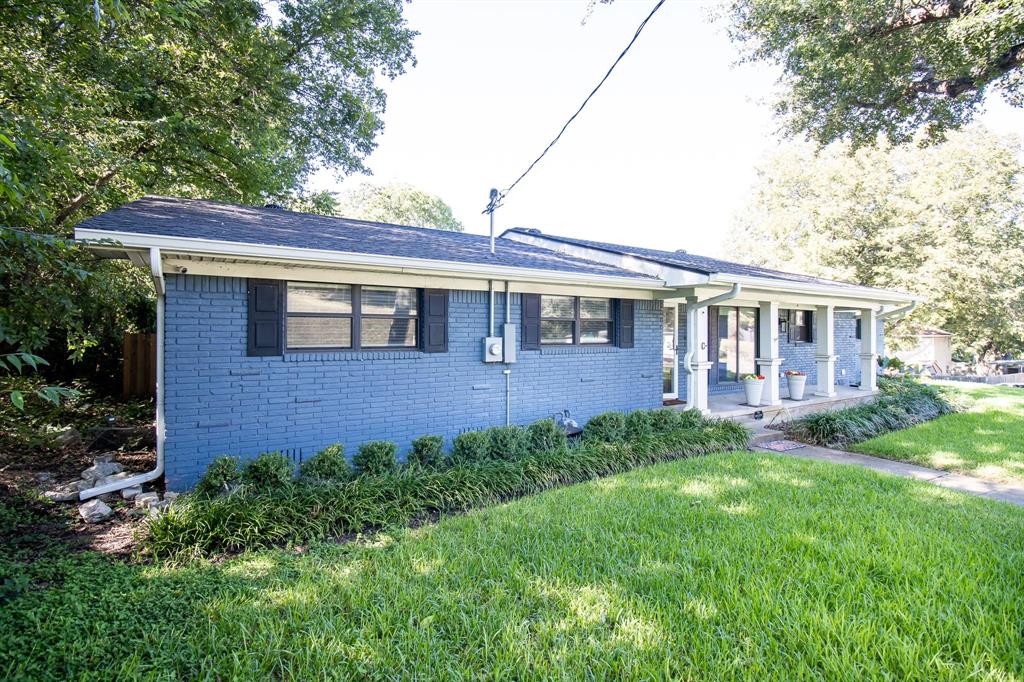 1040 Wedgewood Drive