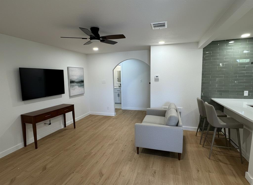 Cloverdale 01 - Residential