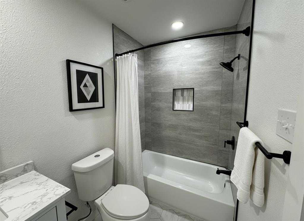 Cloverdale 01 - Residential