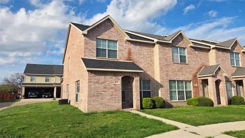 2396 Calendar Court Grand Prairie TX 75050