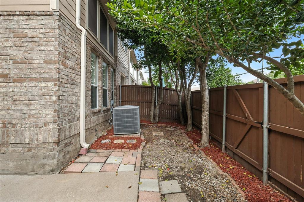 PASQUINELLIS GLENRIDGE ESTATES - Residential Lease