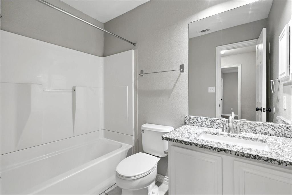 PASQUINELLIS GLENRIDGE ESTATES - Residential Lease