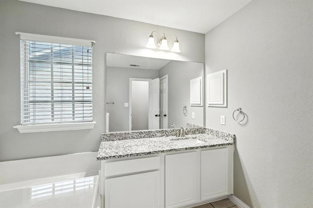 PASQUINELLIS GLENRIDGE ESTATES - Residential Lease