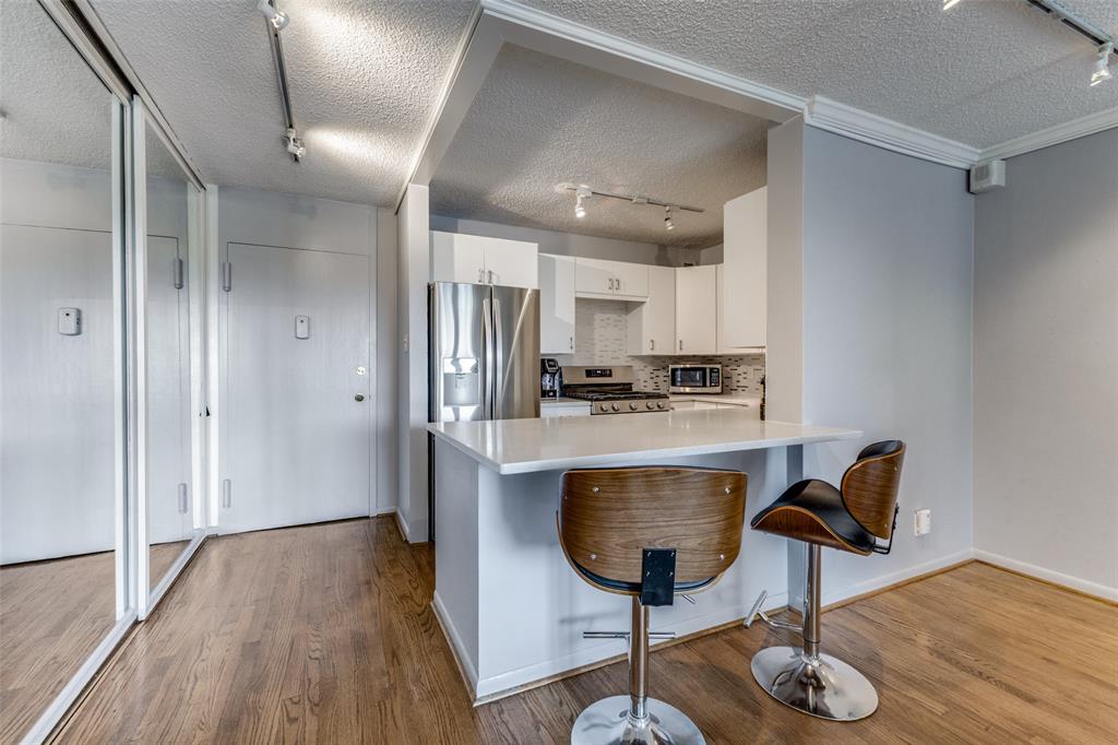 Twenty 01 Turtle Crk Condo - Residential Lease