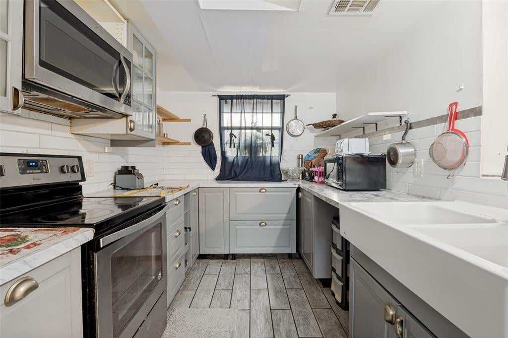 1402 S Carrier Parkway 202