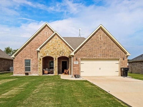 Photo of 13216 County Road 237, Terrell, TX 75160 (MLS # 21384446)