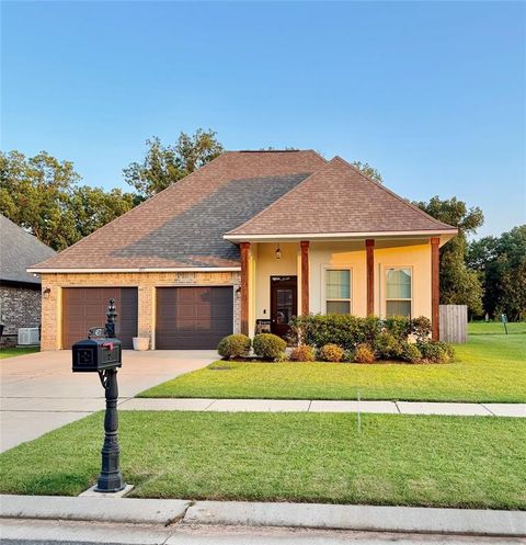 Photo of 457 Mangrove Lane, Bossier City, LA 71111 (MLS # 21340422)