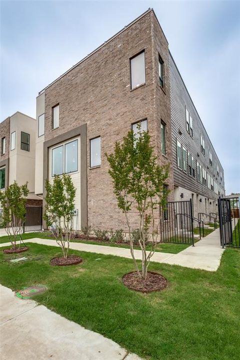 2015 N Prairie Avenue 107 Dallas TX 75204