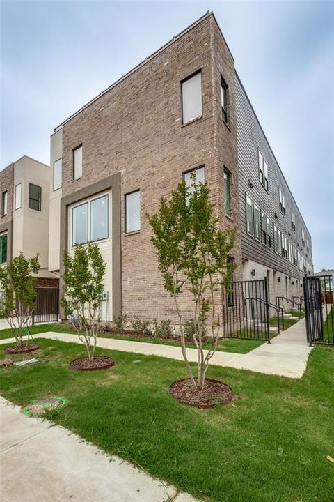 2015 N Prairie Avenue 107 Dallas TX 75204