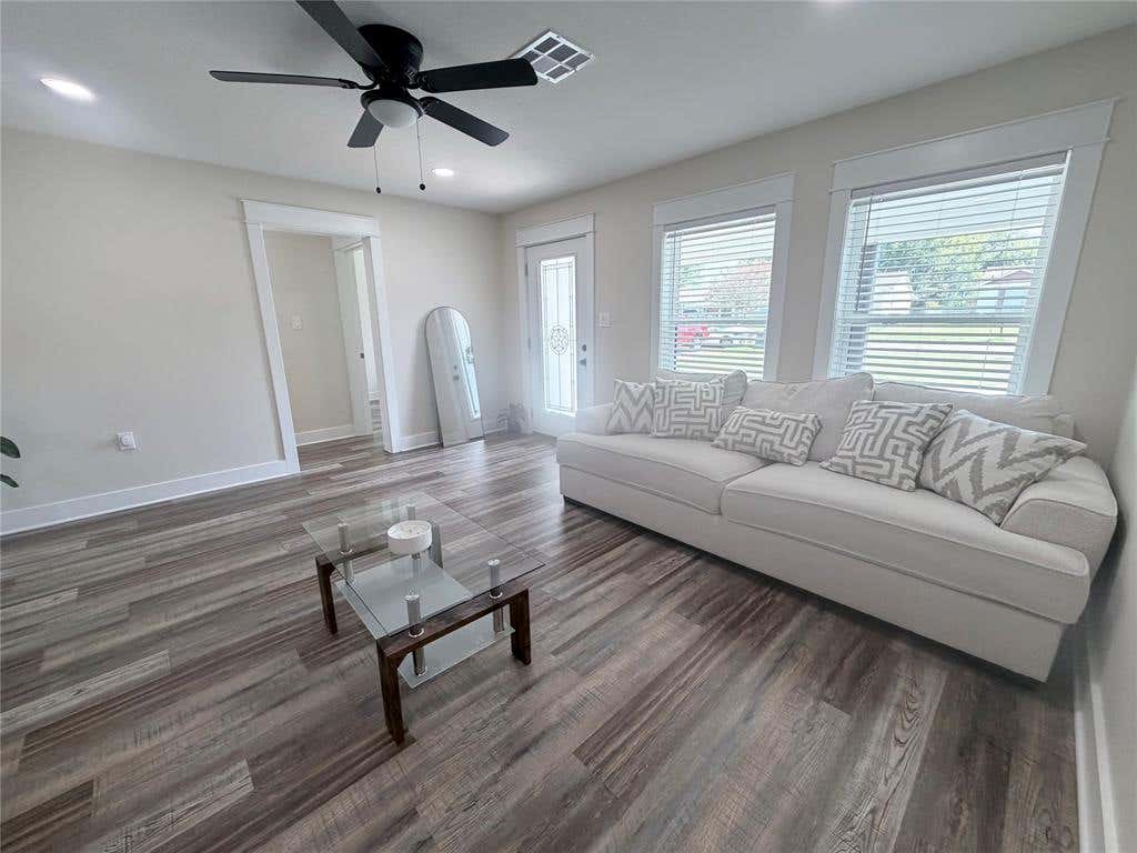 Photo of 1512 Lexington Street, Waco, TX 76711 (MLS # 21349435)