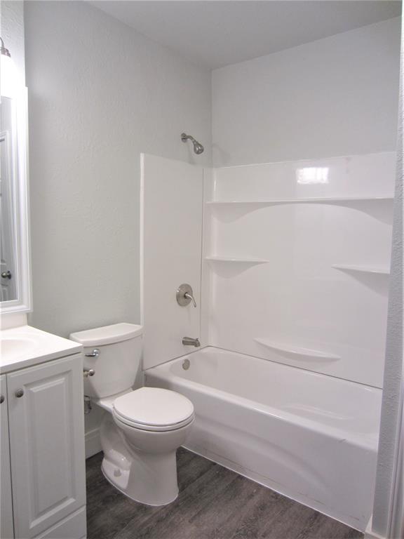 E Puchalski - Residential Lease