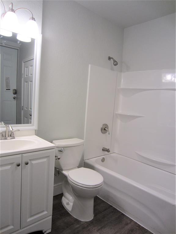 E Puchalski - Residential Lease