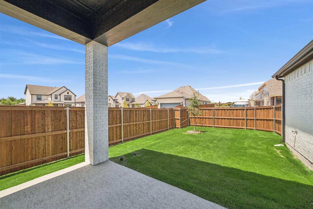 1005 Peach Blossom Avenue