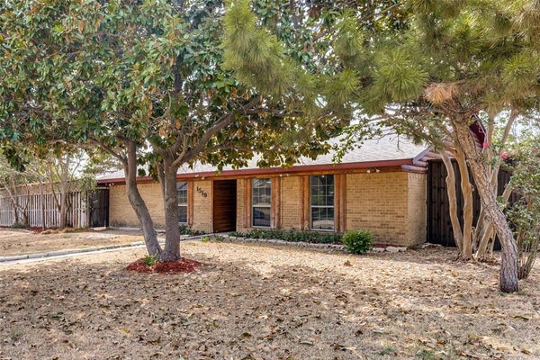 1519 CREEKWOOD LN, MESQUITE, TX 75149 - Image b349f834cb7b2a7e02bdf51ce2ddb0bc/3820392155