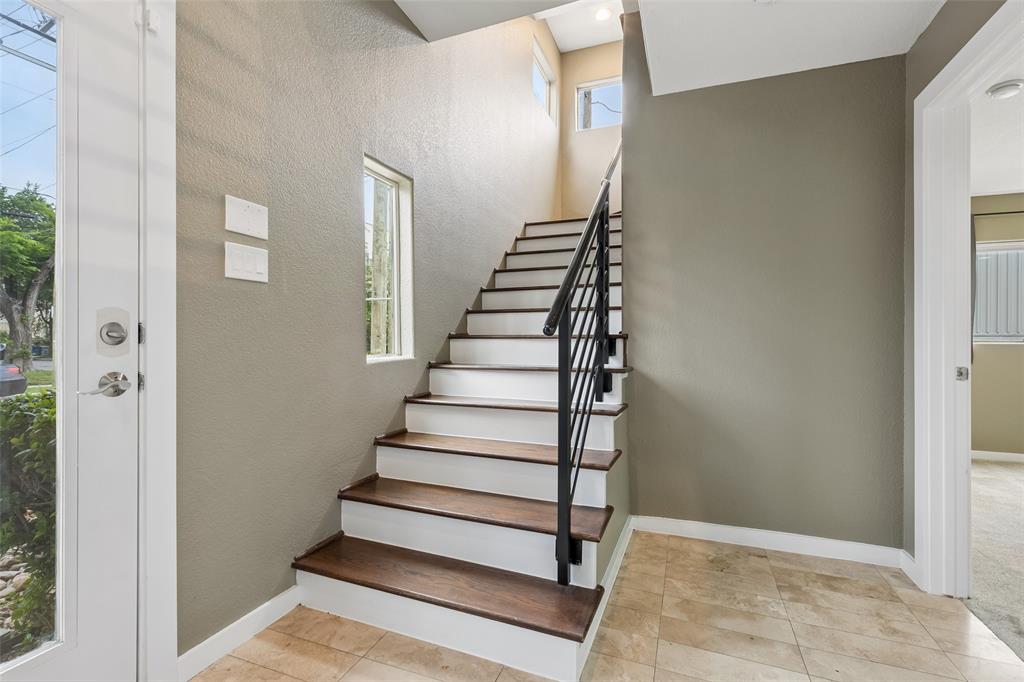 5715 La Vista Drive