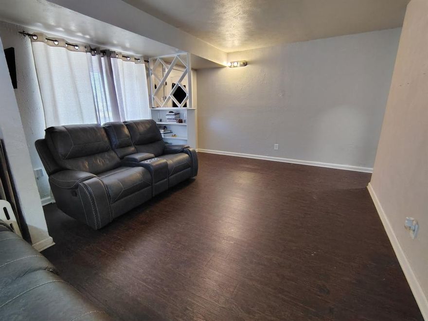 Priced under market value! Calling rental investors or handymen & women! TLC needed. The house has great features such as laminate flooring, granite countertops, a flex space, HUGE BACK PATIO COVER and an extra large lot. Roof and gutters are only 3 years old. Separate dining area included. EXCELLENT FLOOR PLAN THAT WASTES NO SPACE. Single car garage .. The backyard patio cover has an enormous steel frame patio cover. You will LOVE the backyard. 3 bedrooms, 2 bathrooms, 1 flex space. Call to see!
Needs repair but priced accordingly!