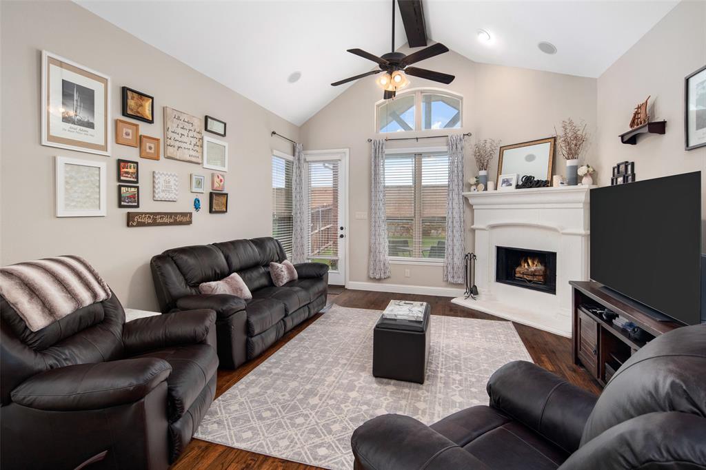 Woodbridge Ph Sixteen - Residential