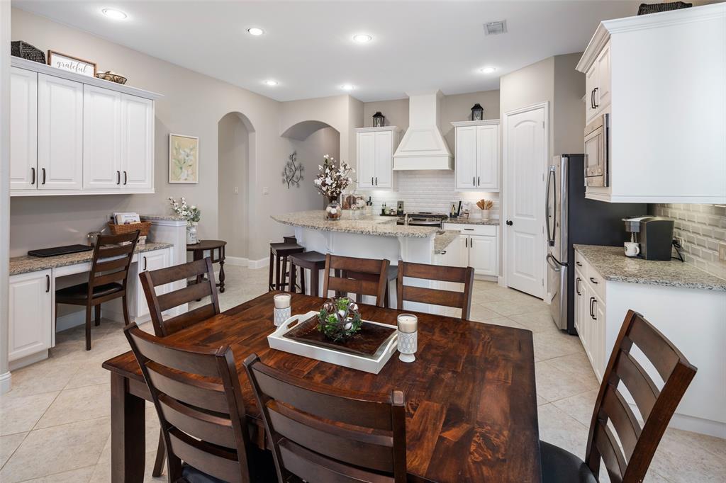 Woodbridge Ph Sixteen - Residential