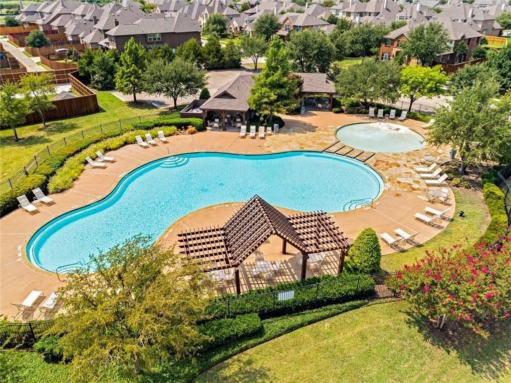 Woodbridge Ph Sixteen - Residential