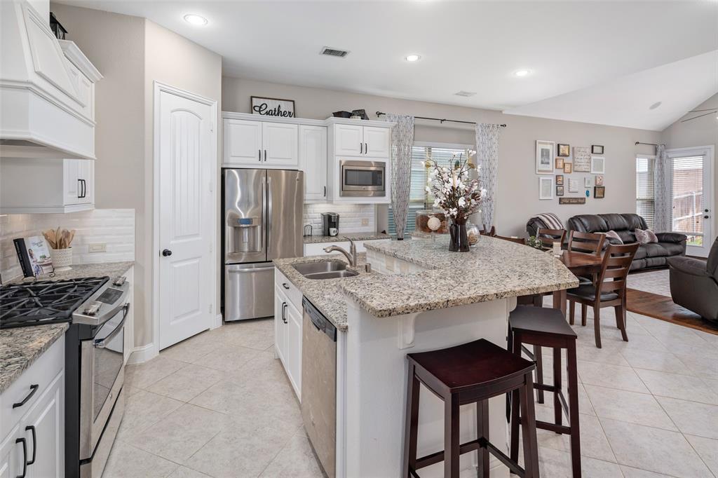 Woodbridge Ph Sixteen - Residential