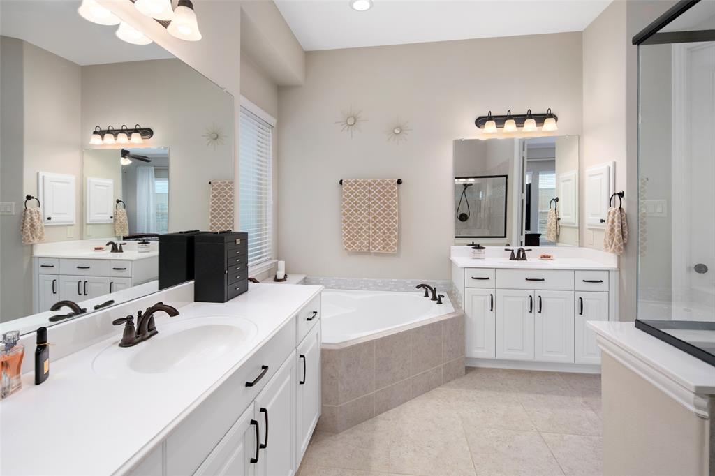 Woodbridge Ph Sixteen - Residential