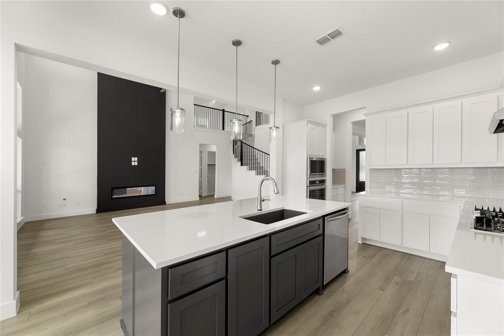 Valencia On The Lake - Residential