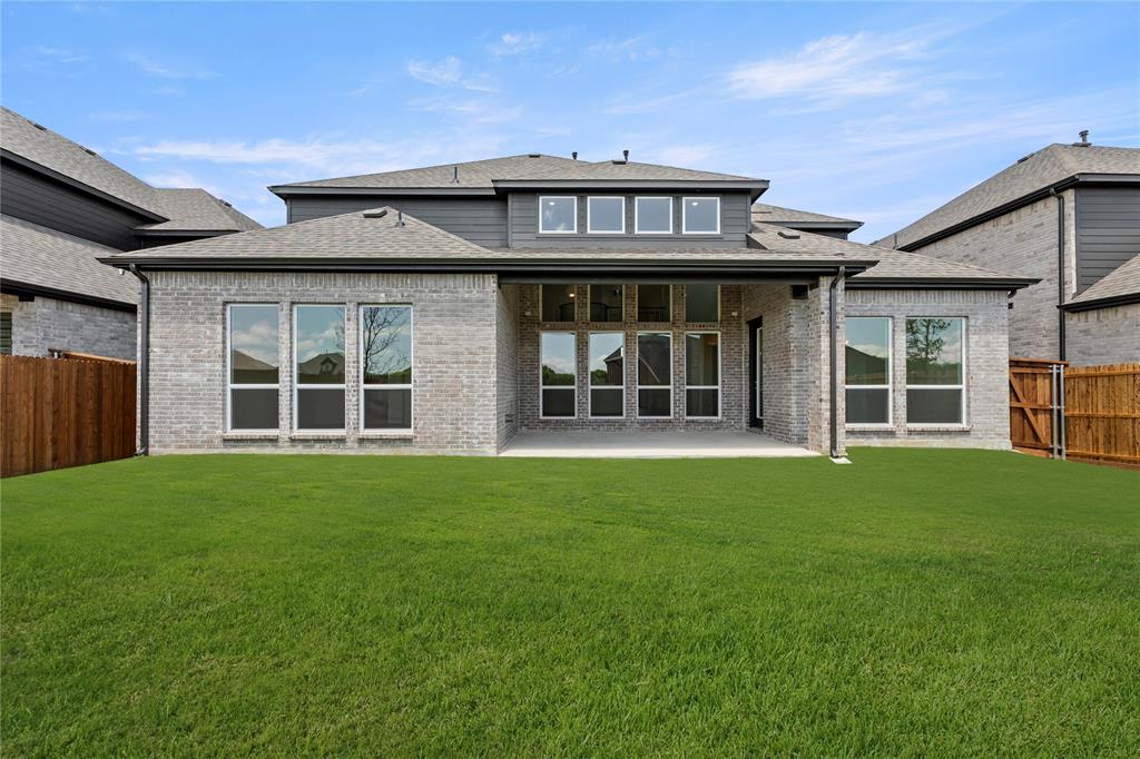 Valencia On The Lake - Residential