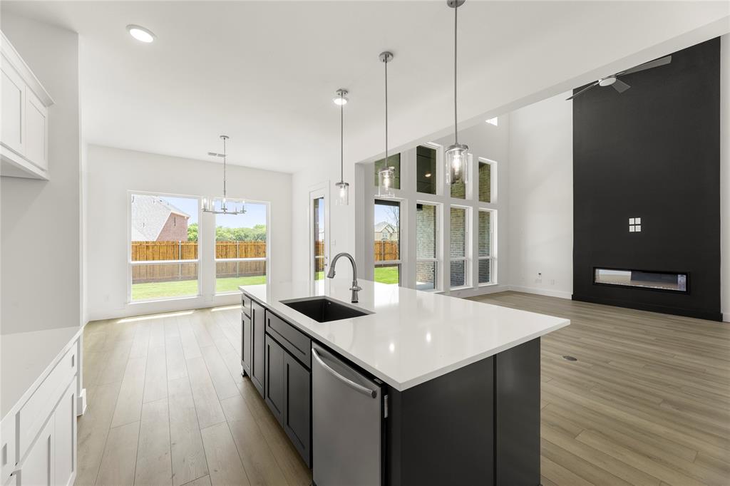 Valencia On The Lake - Residential