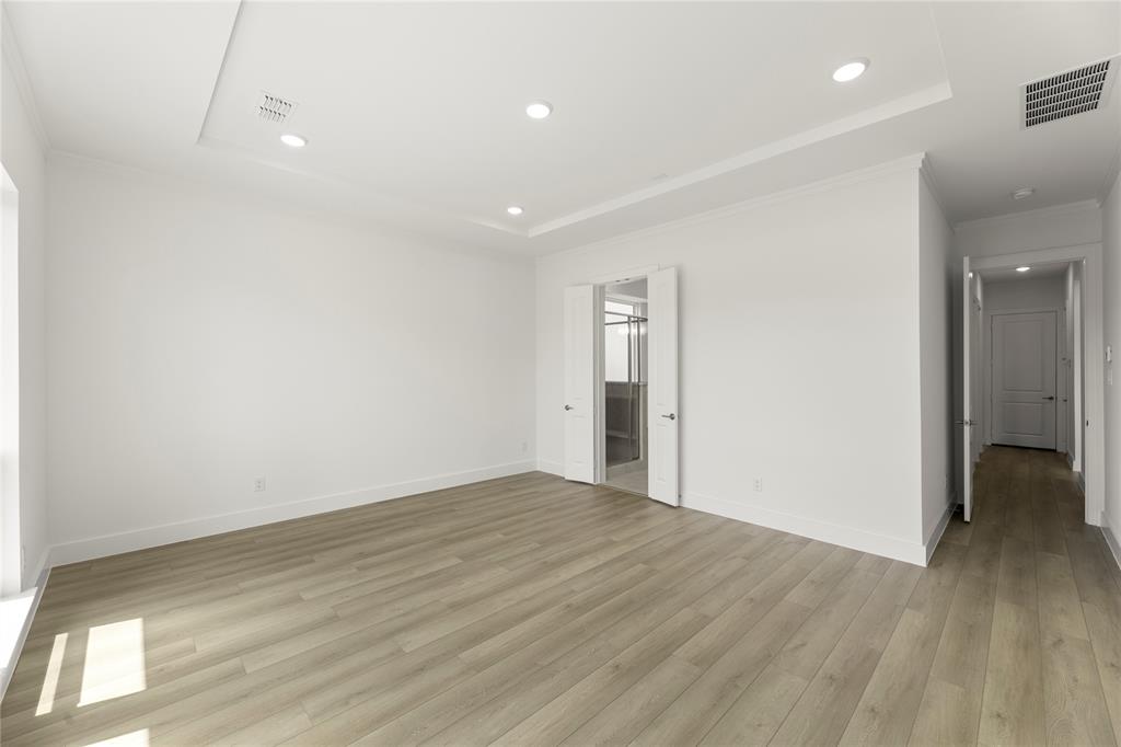 Valencia On The Lake - Residential