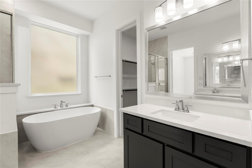 Valencia On The Lake - Residential