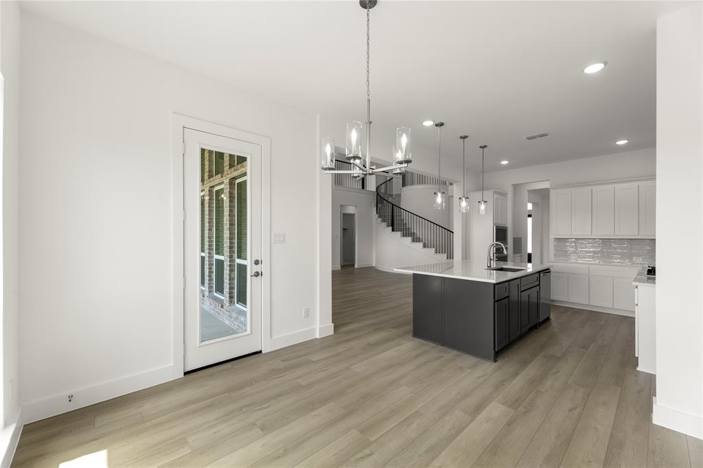 Valencia On The Lake - Residential