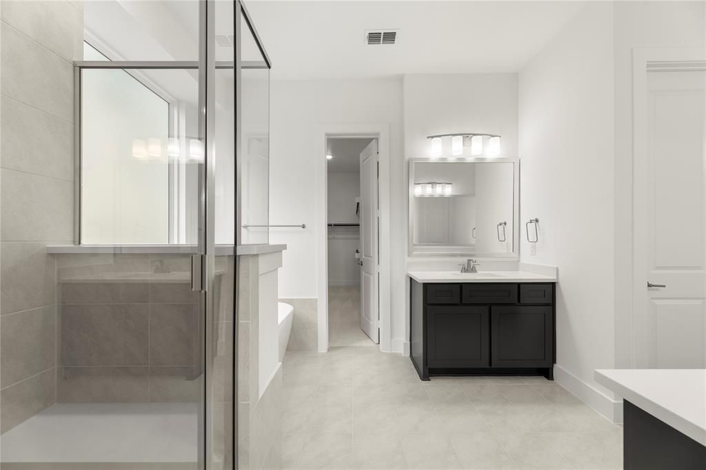 Valencia On The Lake - Residential