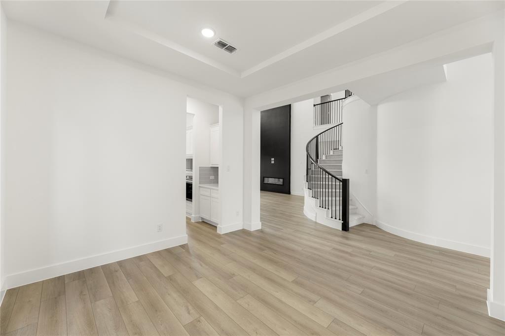 Valencia On The Lake - Residential