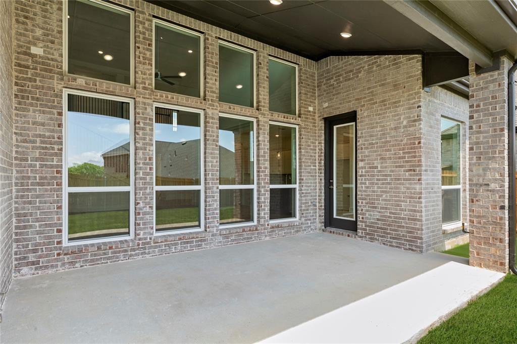 Valencia On The Lake - Residential