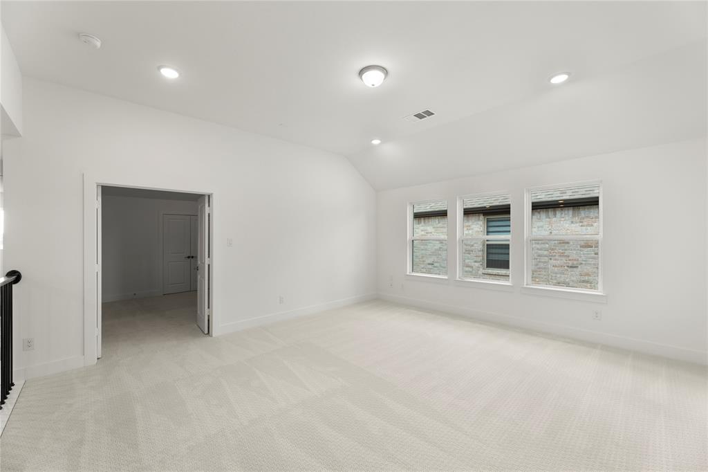 Valencia On The Lake - Residential