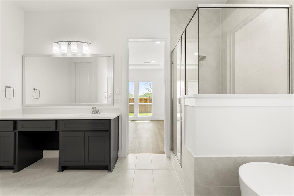 Valencia On The Lake - Residential